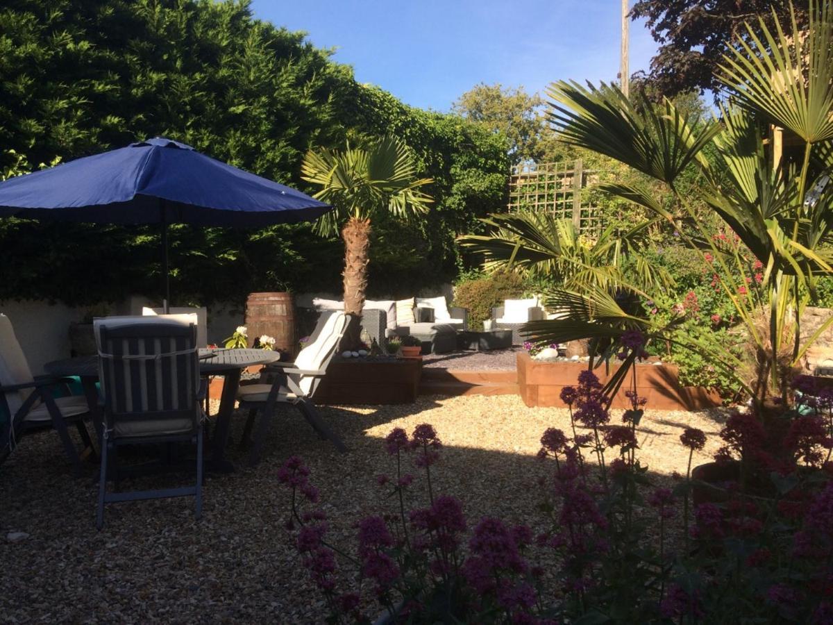 Guest Suite At 31 Little England Milborne Saint Andrew Exterior foto
