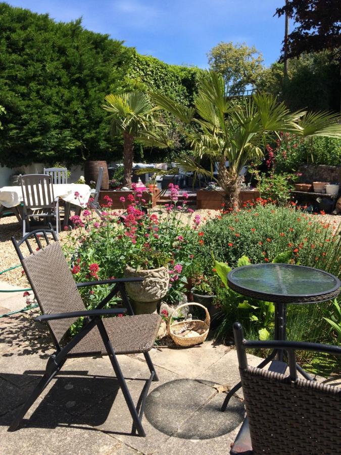 Guest Suite At 31 Little England Milborne Saint Andrew Exterior foto