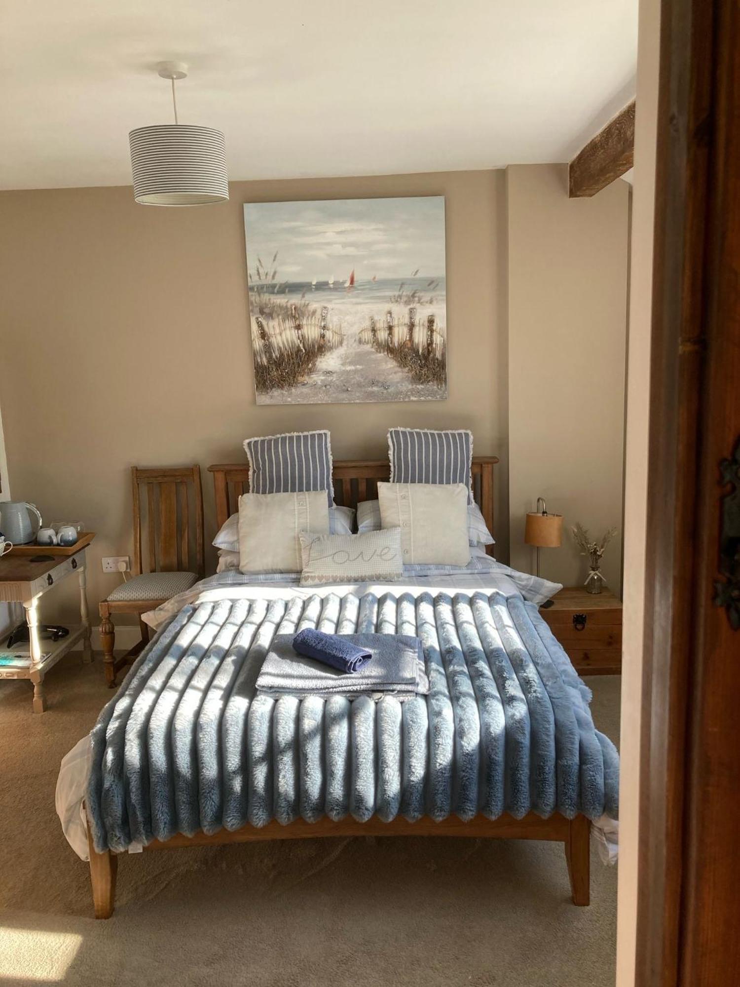 Guest Suite At 31 Little England Milborne Saint Andrew Exterior foto